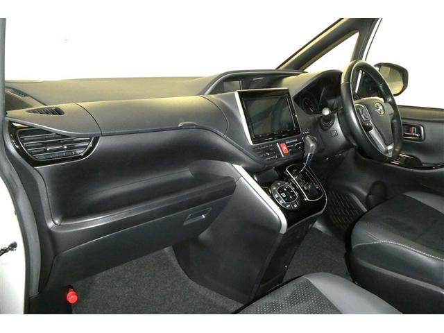 ���ʂ��̂悢��������Ƃ������E�ŁA�N�ł��^�]���₷���ł��B�^�]�̂��₷���͔��ɂ����ɂ��q����܂����