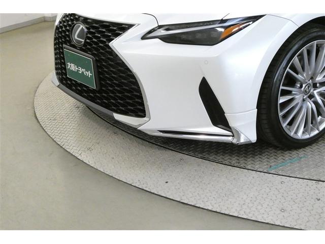 ���ԍw���̃|�C���g�ƂȂ�t�����g�}�X�N�ł��I�V���[�v�Ȗڂ�����ۓI�ȃf�U�C���̃w�b�h�����v�ł��B