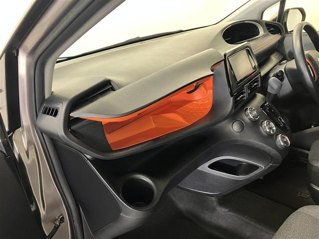 シエンタ ファンベースＸ　ＥＳＣ　ウォークスルー　アイスト　パワーステアリング　パワーウィンドウ　フルセグＴＶ　マニュアルエアコン　メモリナビ　助手席エアバッグ　ＥＴＣ　ＤＶＤ　イモビライザー　エアバック　ＡＢＳ　ナビ＆ＴＶ（12枚目）