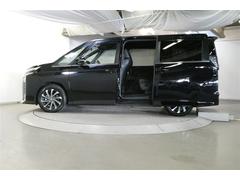 【外装を一周】→【内装シート】→【ナビ等電装品関係】→【安全機能等操作スイッチ】と画像でご紹介させていただきます。 4