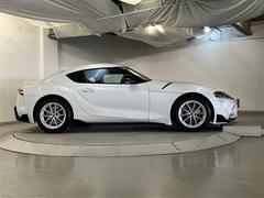 ��ƻ�Υ����ʥ�󥰤�Ӥ줿ϩ�̤Ǥ⡢���ꤷ����꿴�Ϥ�¸����륵���ڥ󥷥��Ǥ������ԡ��ɤνФ������ˤ����ա� 5