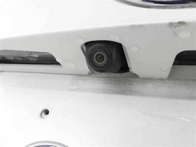 すっきりと取り付けられたバックカメラ。