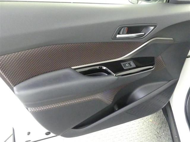 収納ポケットもありますよ。