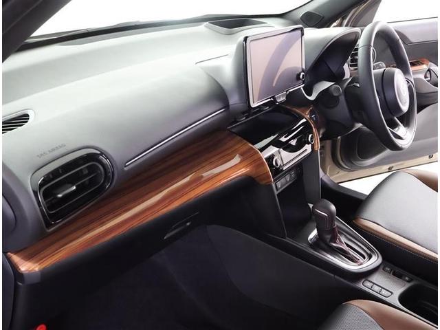 ヤリスクロス ハイブリッドＺ　アドベンチャー　フルセグ　メモリーナビ　バックカメラ　衝突被害軽減システム　ＥＴＣ　ＬＥＤヘッドランプ　ワンオーナー（15枚目）