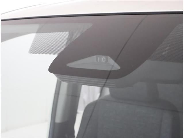 シエンタ ハイブリッドＺ　フルセグ　メモリーナビ　バックカメラ　衝突被害軽減システム　ＥＴＣ　両側電動スライド　ＬＥＤヘッドランプ　３列シート　ワンオーナー（9枚目）