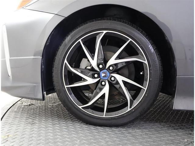 プリウス Ｓツーリングセレクション　フルセグ　メモリーナビ　ＤＶＤ再生　バックカメラ　衝突被害軽減システム　ＥＴＣ　ＬＥＤヘッドランプ　フルエアロ（15枚目）