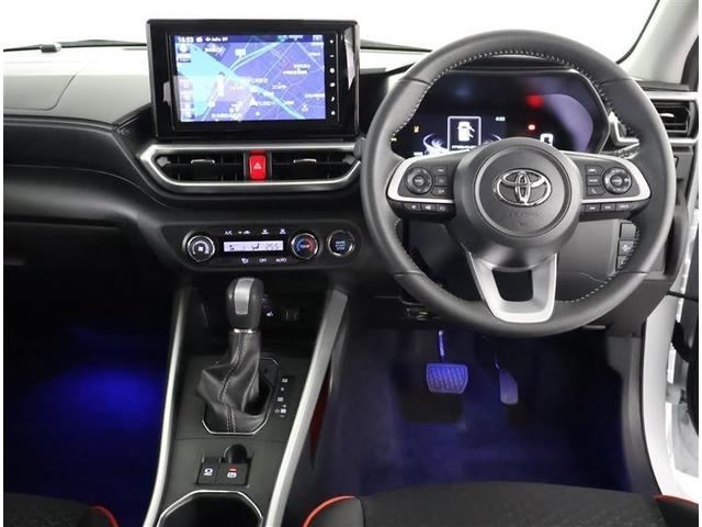 �X�^�C���b�V���ȃf�U�C���̃C���p�l�B�e����X�C�b�`�͎g���₷���ʒu�ɔz�u����Ă܂��B