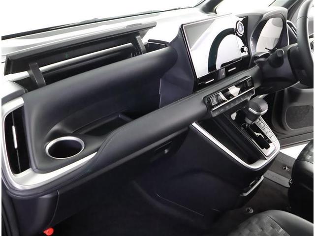 ヴォクシー Ｓ－Ｚ　フルセグ　メモリーナビ　ＤＶＤ再生　後席モニター　バックカメラ　衝突被害軽減システム　ＥＴＣ　両側電動スライド　ＬＥＤヘッドランプ　乗車定員７人　３列シート（29枚目）