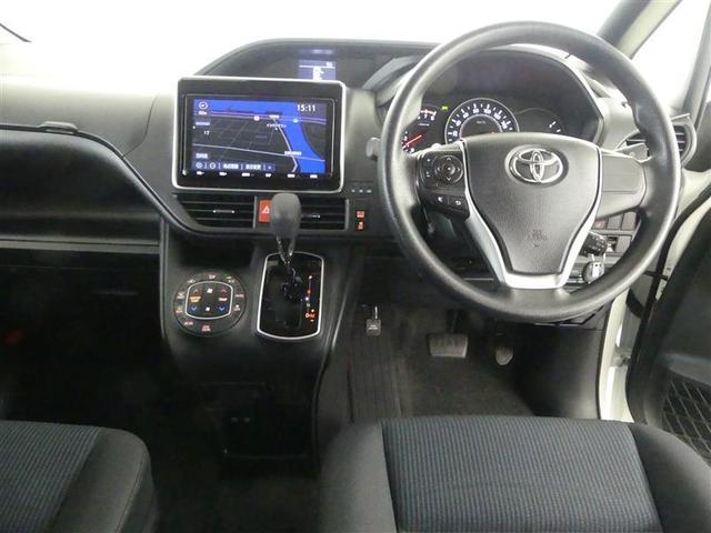 ノア Ｘ　フルセグ　メモリーナビ　ＤＶＤ再生　後席モニター　バックカメラ　衝突被害軽減システム　ＥＴＣ　電動スライドドア　ＬＥＤヘッドランプ　ウオークスルー　乗車定員７人　３列シート　ワンオーナー（4枚目）