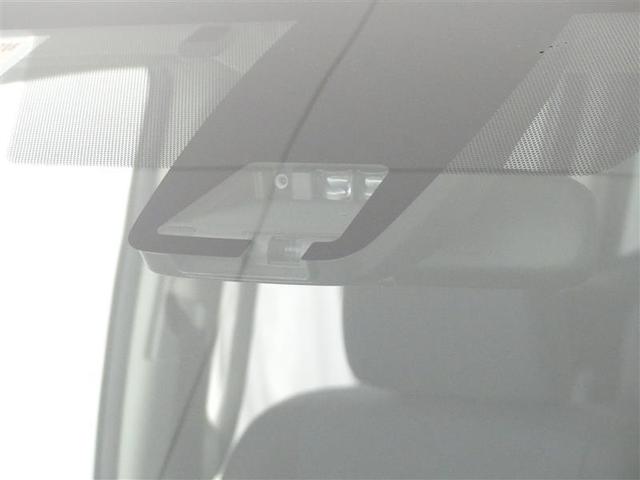 ノア Ｘ　フルセグ　メモリーナビ　ＤＶＤ再生　後席モニター　バックカメラ　衝突被害軽減システム　ＥＴＣ　電動スライドドア　ＬＥＤヘッドランプ　ウオークスルー　乗車定員７人　３列シート　ワンオーナー（9枚目）