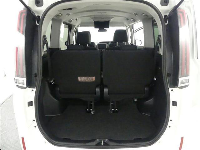 ノア Ｘ　フルセグ　メモリーナビ　ＤＶＤ再生　後席モニター　バックカメラ　衝突被害軽減システム　ＥＴＣ　電動スライドドア　ＬＥＤヘッドランプ　ウオークスルー　乗車定員７人　３列シート　ワンオーナー（16枚目）