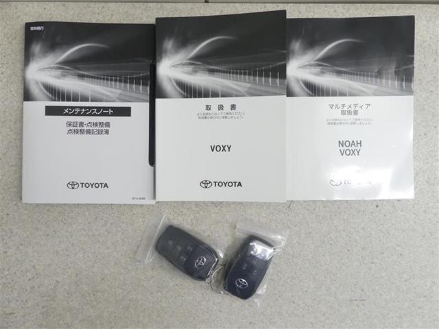 ヴォクシー ハイブリッドS-G フルセグ メモリーナビ DVD再生 後席モニター バックカメラ 衝突被害軽減システム ETC ドラレコ 両側電動スライド LEDヘッドランプ 乗車定員8人 3列シート ワンオーナー(19枚目)