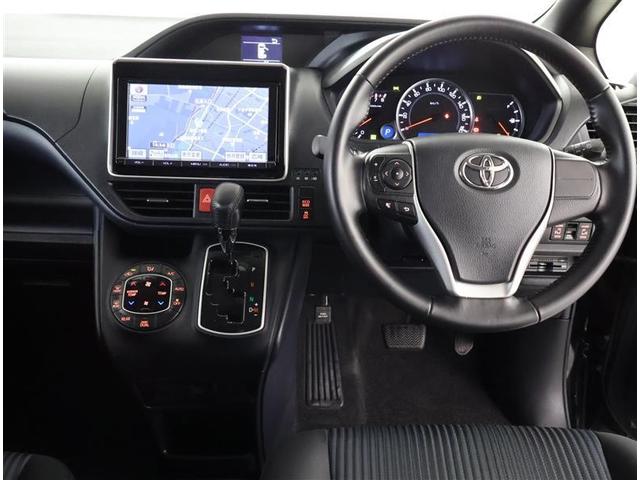 ヴォクシー ZS フルセグ メモリーナビ DVD再生 後席モニター バックカメラ ETC 両側電動スライド LEDヘッドランプ ウオークスルー 乗車定員8人 3列シート ワンオーナー フルエアロ アイドリングストップ(4枚目)