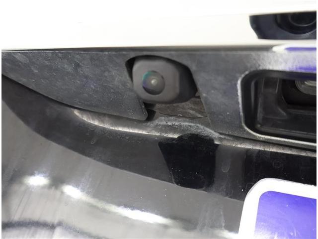 ヴォクシー ZS フルセグ メモリーナビ DVD再生 後席モニター バックカメラ ETC 両側電動スライド LEDヘッドランプ ウオークスルー 乗車定員8人 3列シート ワンオーナー フルエアロ アイドリングストップ(8枚目)