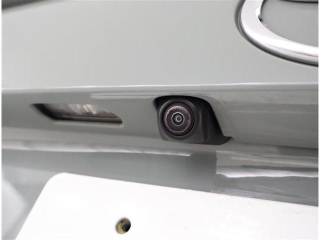 バックカメラが付いているので後方確認が非常にしやすいです。今や運転初心者も熟練者も必須装備！ついていて損はないですね♪