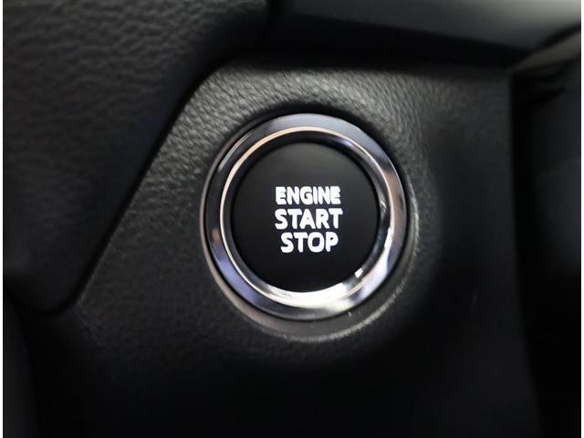 スマートキーを携帯していればキーを取り出さずにドアを施錠＆解錠。クルマの始動も可能です。