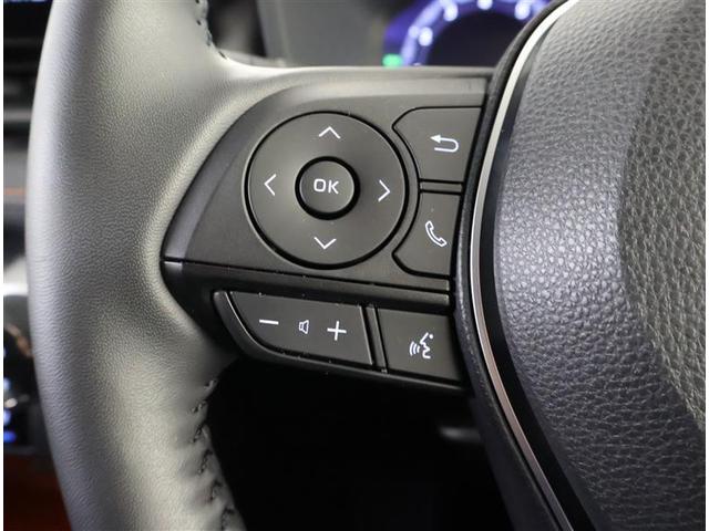 ステアリングスイッチ付き。前方から目を離すことなく操作することが可能です。