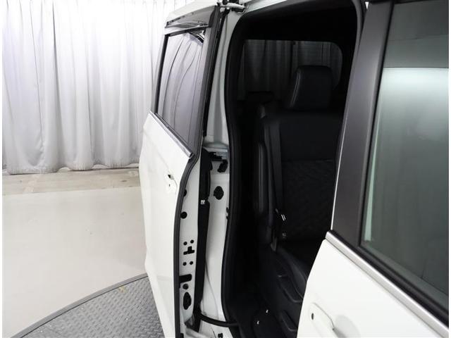 ヴォクシー Ｓ－Ｚ　フルセグ　メモリーナビ　ＤＶＤ再生　バックカメラ　衝突被害軽減システム　ＥＴＣ　両側電動スライド　ＬＥＤヘッドランプ　乗車定員７人　３列シート　ワンオーナー（11枚目）