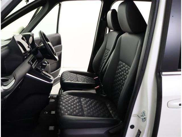 ヴォクシー Ｓ－Ｚ　フルセグ　メモリーナビ　ＤＶＤ再生　バックカメラ　衝突被害軽減システム　ＥＴＣ　両側電動スライド　ＬＥＤヘッドランプ　乗車定員７人　３列シート　ワンオーナー（12枚目）