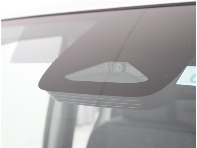 シエンタ ハイブリッドＺ　フルセグ　メモリーナビ　バックカメラ　衝突被害軽減システム　ＥＴＣ　ドラレコ　両側電動スライド　ＬＥＤヘッドランプ　乗車定員７人　３列シート　ワンオーナー（8枚目）