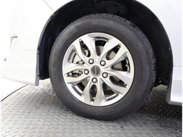 エスクァイア ハイブリッドＧｉ　フルセグ　メモリーナビ　ＤＶＤ再生　後席モニター　バックカメラ　衝突被害軽減システム　ＥＴＣ　両側電動スライド　ＬＥＤヘッドランプ　乗車定員７人　３列シート　ワンオーナー　フルエアロ（17枚目）