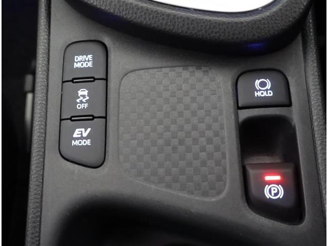 ���F���̗ǂ��C���p�l����B�X�C�b�`�Ȃǂ̑�������₷���z�u�ɂȂ��Ă���܂��B