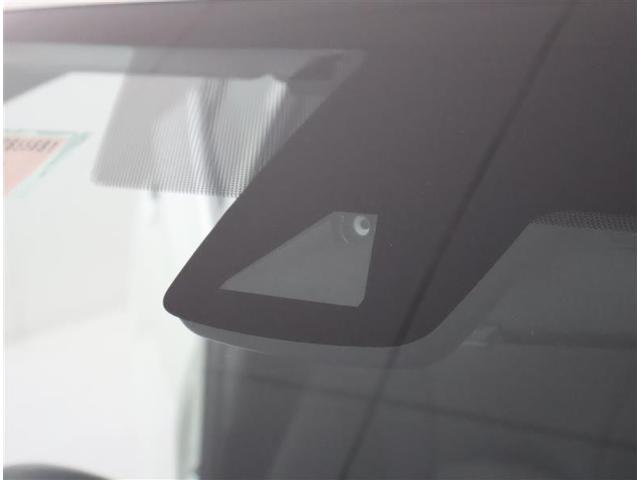 プリウス Ｓ　フルセグ　メモリーナビ　ＤＶＤ再生　バックカメラ　衝突被害軽減システム　ＥＴＣ　ＬＥＤヘッドランプ（9枚目）
