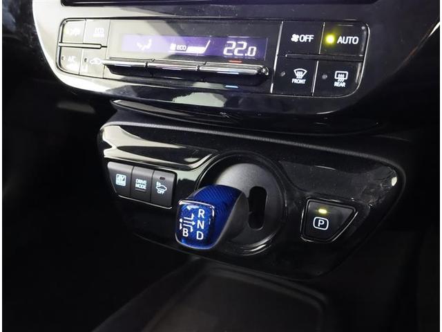 プリウス Ｓ　フルセグ　メモリーナビ　ＤＶＤ再生　バックカメラ　衝突被害軽減システム　ＥＴＣ　ＬＥＤヘッドランプ（16枚目）