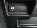 電動スライドドアのスイッチ付です。車内からもスイッチひとつで楽にドアの開閉が可能です。電動なので開閉時に力を使う必要がなく、半ドアになることもありません!