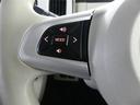 運転中、オーディオの操作をしてて、ハッとしたことはありませんか?ステアリングスイッチは、運転中でもハンドルでオーディオの操作が可能です。