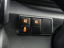 VSC(Vehicle Stability Control)付です。 横滑りを防止する装置です。 万が一の時に作動する、安全のための装置です。