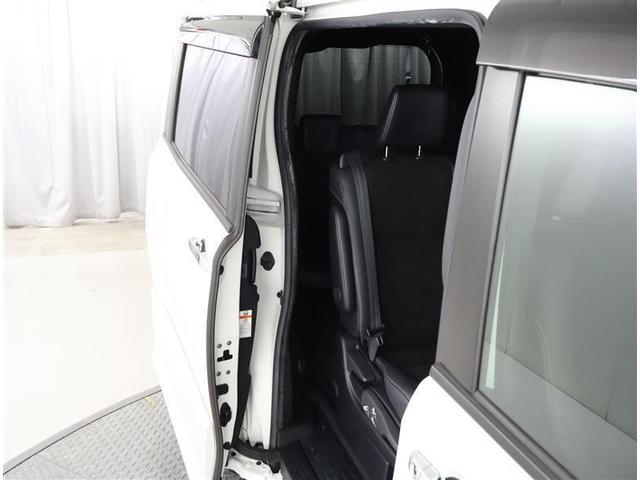 ノア ハイブリッドＳｉ　ダブルバイビーＩＩＩ　フルセグ　メモリーナビ　ＤＶＤ再生　後席モニター　バックカメラ　衝突被害軽減システム　ＥＴＣ　ドラレコ　両側電動スライド　ＬＥＤヘッドランプ　乗車定員７人　３列シート　ワンオーナー　フルエアロ（12枚目）