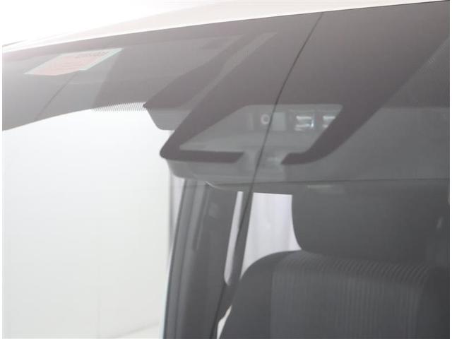 ヴォクシー ハイブリッドZS 煌II フルセグ メモリーナビ DVD再生 後席モニター バックカメラ 衝突被害軽減システム ETC ドラレコ 両側電動スライド LEDヘッドランプ 乗車定員7人 3列シート ワンオーナー フルエアロ(9枚目)