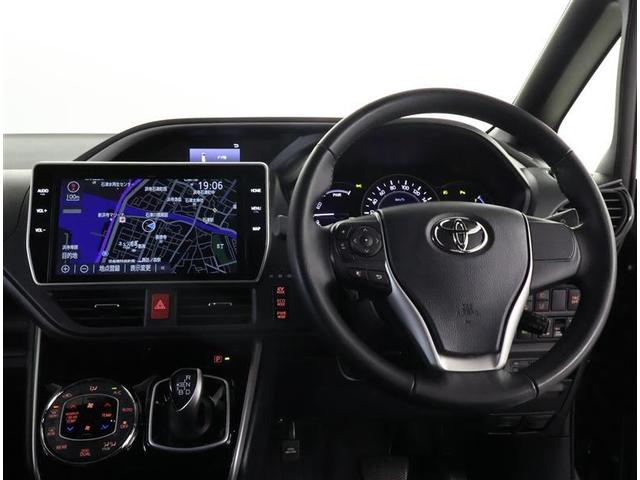 ヴォクシー ハイブリッドZS 煌III フルセグ メモリーナビ DVD再生 後席モニター バックカメラ 衝突被害軽減システム ETC 両側電動スライド LEDヘッドランプ 乗車定員7人 3列シート ワンオーナー フルエアロ(4枚目)