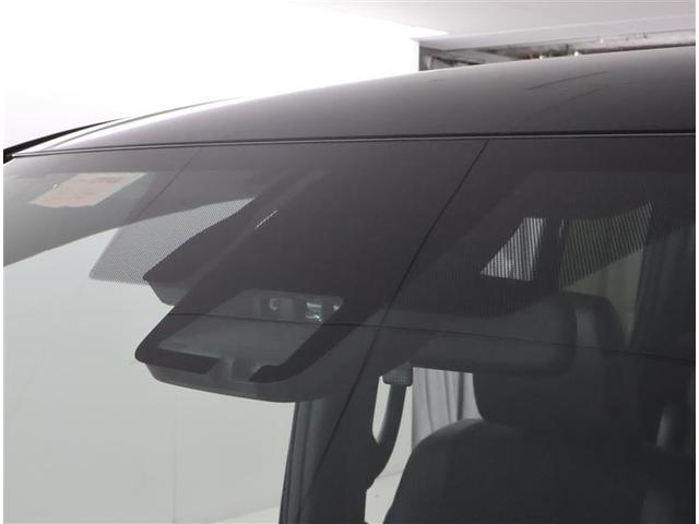 ヴォクシー ハイブリッドZS 煌III フルセグ メモリーナビ DVD再生 後席モニター バックカメラ 衝突被害軽減システム ETC 両側電動スライド LEDヘッドランプ 乗車定員7人 3列シート ワンオーナー フルエアロ(9枚目)