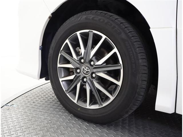 ヴォクシー ZS 煌II フルセグ メモリーナビ DVD再生 後席モニター バックカメラ 衝突被害軽減システム ETC 両側電動スライド LEDヘッドランプ ウオークスルー 乗車定員7人 3列シート ワンオーナー フルエアロ(17枚目)