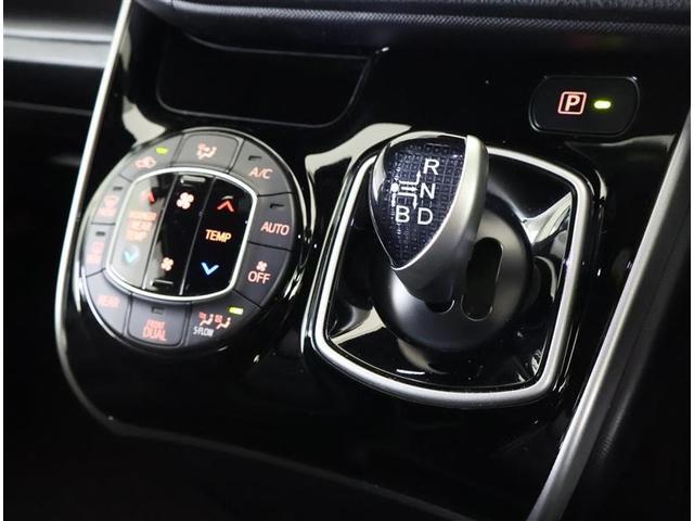 ヴォクシー ハイブリッドＺＳ　煌ＩＩＩ　フルセグ　メモリーナビ　ＤＶＤ再生　衝突被害軽減システム　ＥＴＣ　両側電動スライド　ＬＥＤヘッドランプ　乗車定員７人　３列シート　ワンオーナー　フルエアロ（21枚目）