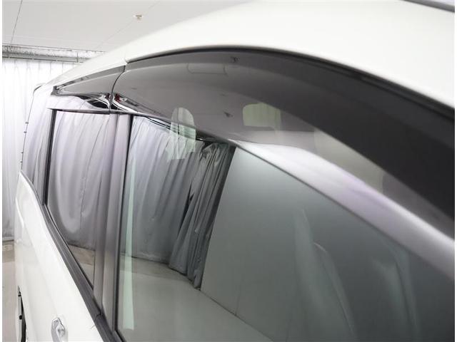 ヴォクシー ハイブリッドＺＳ　煌ＩＩＩ　フルセグ　メモリーナビ　ＤＶＤ再生　衝突被害軽減システム　ＥＴＣ　両側電動スライド　ＬＥＤヘッドランプ　乗車定員７人　３列シート　ワンオーナー　フルエアロ（29枚目）