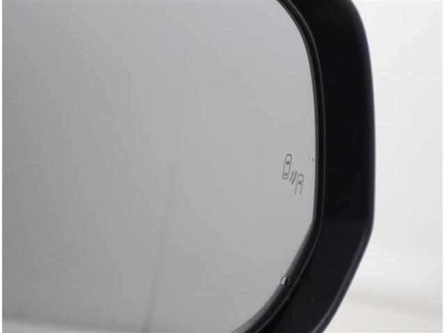 カローラクロス ハイブリッド　Ｚ　サンルーフ　フルセグ　メモリーナビ　ＤＶＤ再生　バックカメラ　衝突被害軽減システム　ＥＴＣ　ＬＥＤヘッドランプ　ワンオーナー（31枚目）