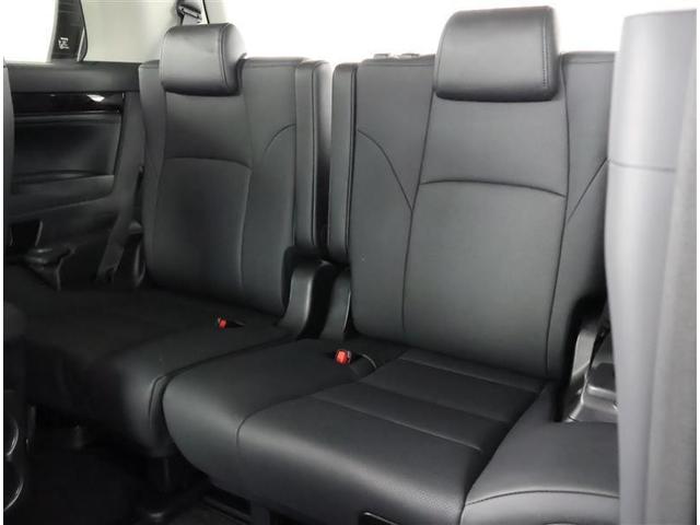 �R��ڃV�[�g���Ђ�т�Ƃ����X�y�[�X���m�ۂ��Ă��܂��B��l���ł̂��o�������΂�����ł��I