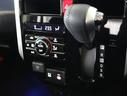 親しみやすいシフトです。　坂道や信号の多い日本では操作が簡単でいいです。　シフトチェンジしやすい所に配置されているので操作し易いですよ。