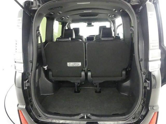 ヴォクシー ZS 煌III フルセグ メモリーナビ DVD再生 バックカメラ 衝突被害軽減システム ETC 両側電動スライド LEDヘッドランプ ウオークスルー 乗車定員7人 3列シート ワンオーナー フルエアロ(16枚目)