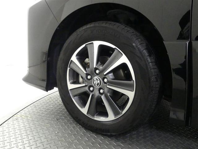 ヴォクシー ZS 煌III フルセグ メモリーナビ DVD再生 バックカメラ 衝突被害軽減システム ETC 両側電動スライド LEDヘッドランプ ウオークスルー 乗車定員7人 3列シート ワンオーナー フルエアロ(17枚目)