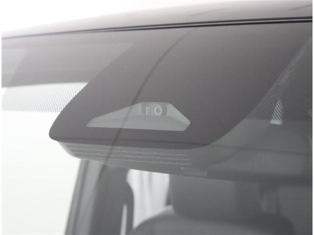 ヴォクシー ハイブリッドＳ－Ｚ　フルセグ　メモリーナビ　ＤＶＤ再生　後席モニター　バックカメラ　衝突被害軽減システム　ＥＴＣ　両側電動スライド　ＬＥＤヘッドランプ　乗車定員７人　３列シート　ワンオーナー（9枚目）