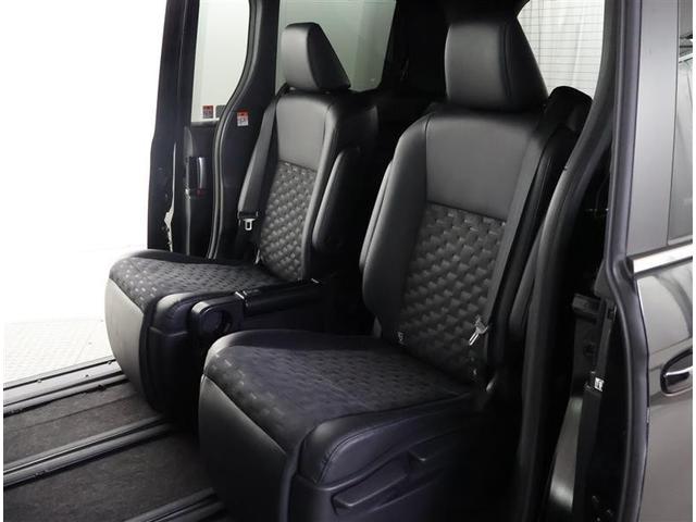 ヴォクシー ハイブリッドＳ－Ｚ　フルセグ　メモリーナビ　ＤＶＤ再生　後席モニター　バックカメラ　衝突被害軽減システム　ＥＴＣ　両側電動スライド　ＬＥＤヘッドランプ　乗車定員７人　３列シート　ワンオーナー（13枚目）