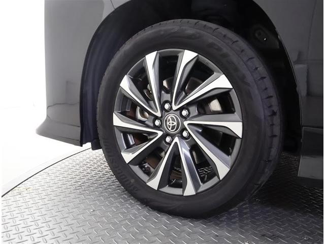 ヴォクシー ハイブリッドＳ－Ｚ　フルセグ　メモリーナビ　ＤＶＤ再生　後席モニター　バックカメラ　衝突被害軽減システム　ＥＴＣ　両側電動スライド　ＬＥＤヘッドランプ　乗車定員７人　３列シート　ワンオーナー（17枚目）