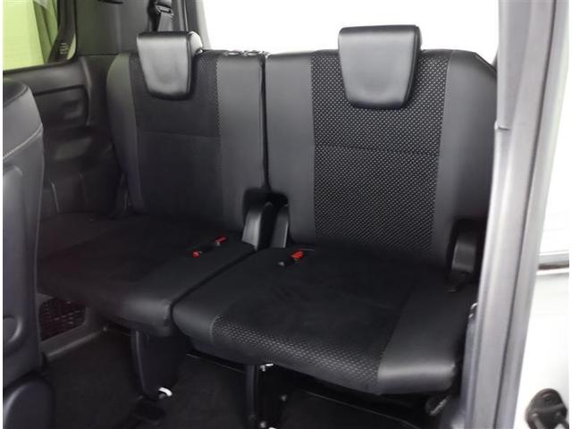 ヴォクシー ハイブリッドＺＳ　煌ＩＩＩ　フルセグ　メモリーナビ　ＤＶＤ再生　バックカメラ　衝突被害軽減システム　ＥＴＣ　両側電動スライド　ＬＥＤヘッドランプ　乗車定員７人　３列シート　ワンオーナー　フルエアロ（15枚目）