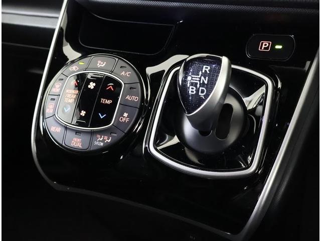 ヴォクシー ハイブリッドＺＳ　煌ＩＩＩ　フルセグ　メモリーナビ　ＤＶＤ再生　バックカメラ　衝突被害軽減システム　ＥＴＣ　両側電動スライド　ＬＥＤヘッドランプ　乗車定員７人　３列シート　ワンオーナー　フルエアロ（22枚目）