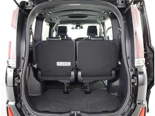 ノア ハイブリッドＳｉ　ダブルバイビーＩＩ　フルセグ　メモリーナビ　ＤＶＤ再生　バックカメラ　衝突被害軽減システム　ＥＴＣ　ドラレコ　両側電動スライド　ＬＥＤヘッドランプ　乗車定員７人　３列シート　フルエアロ（16枚目）