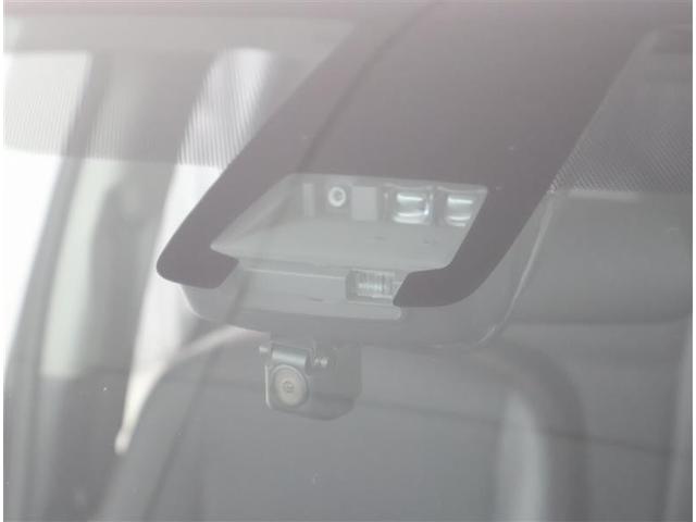 シエンタ ハイブリッドＧ　クエロ　フルセグ　メモリーナビ　ＤＶＤ再生　バックカメラ　衝突被害軽減システム　ＥＴＣ　ドラレコ　両側電動スライド　ＬＥＤヘッドランプ　乗車定員７人　３列シート　ワンオーナー（9枚目）